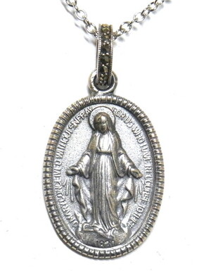 �y��R�z�s�v�c�̃��_�C�@����}���A�̃y���_���g[202P0322]